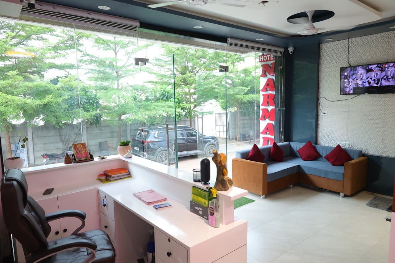 Reception Front Desk